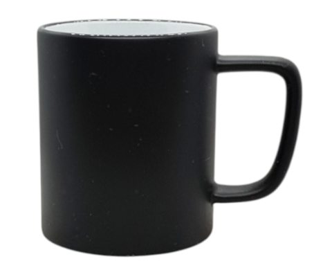 tommy_black_mat_white